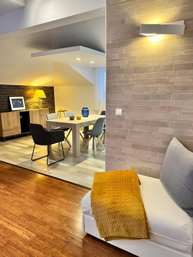 Sky - Beautiful Rooftop Apartment With Shared Pool Split Exterior photo