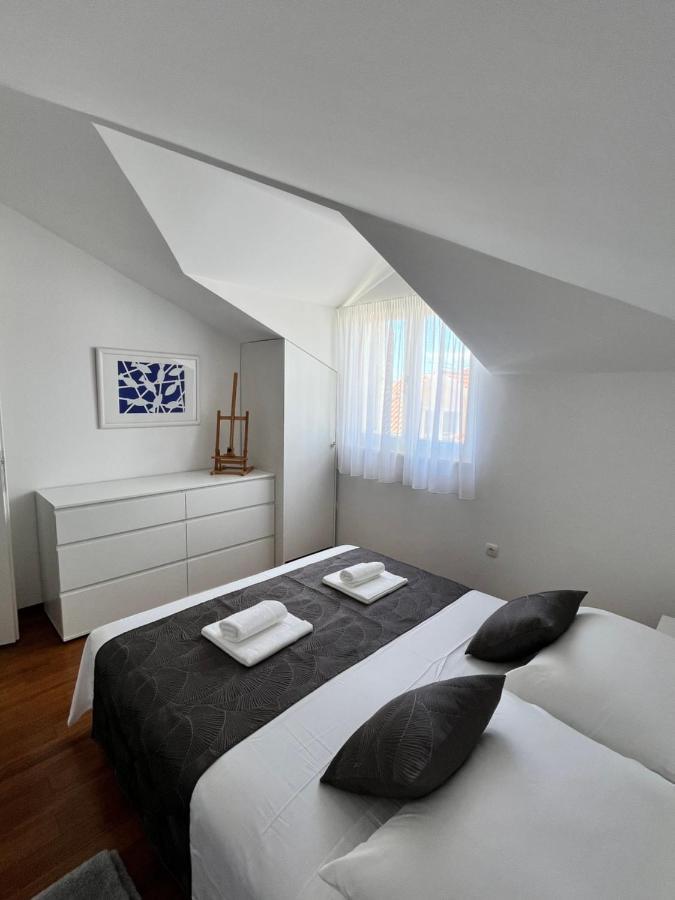 Sky - Beautiful Rooftop Apartment With Shared Pool Split Exterior photo